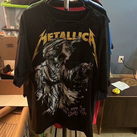 Hanes Metallica Graphic Tee - Black and Yellow - Picture 2 of 4
